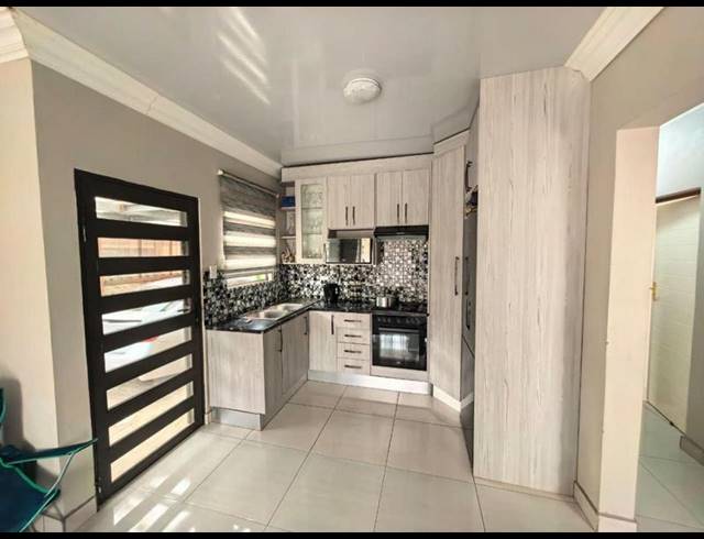 3 BEDROOM HOUSE FOR SALE IN VANDERBIJLPARK CE7